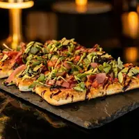 Garden Mezze Flatbread (V)